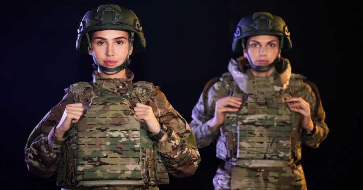 В Україні створили перший бронекостюм для жінок. Дивіться, як він виглядає (фото)